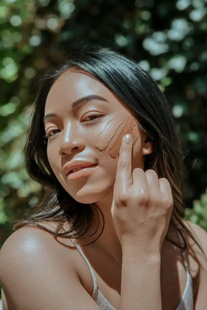 How to Choose the Right Foundation Shade at Home