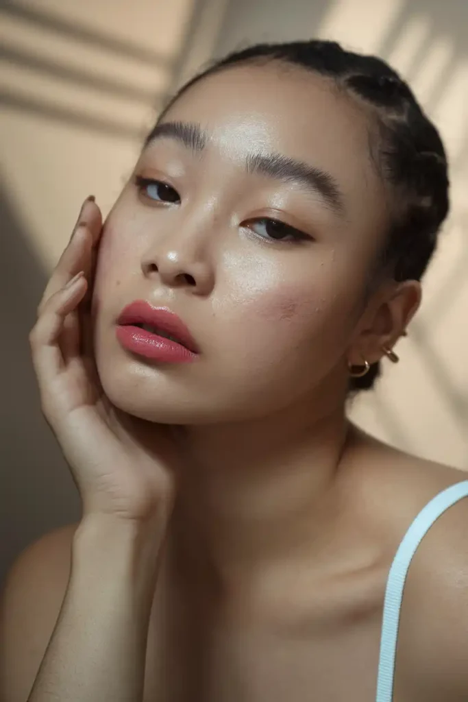 Natural Glam Makeup Looks for Acne-Prone Skin: Coverage Without Clogging