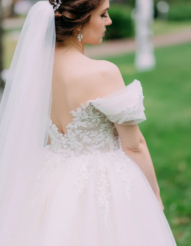 Off-the-Shoulder Necklines That Feel Dreamy Without Being Overdone
